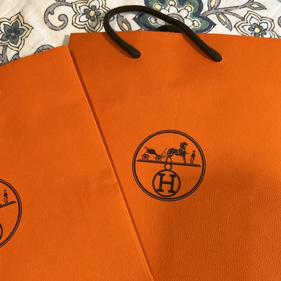 AUTHENTIC Hermes gift bags & embroidered ribbons - Picture 9 of 16